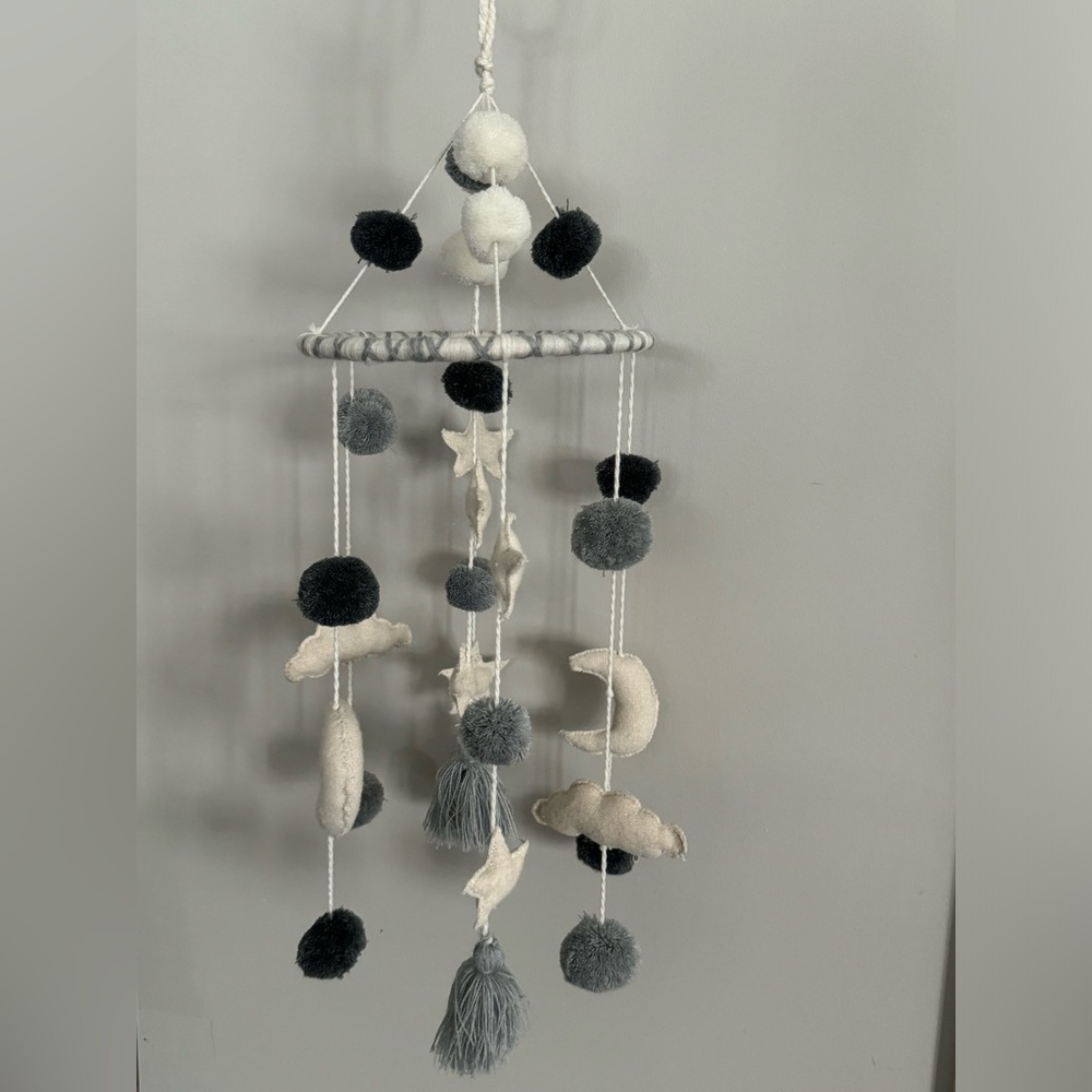 Beautiful gender neutral crib/room mobile
